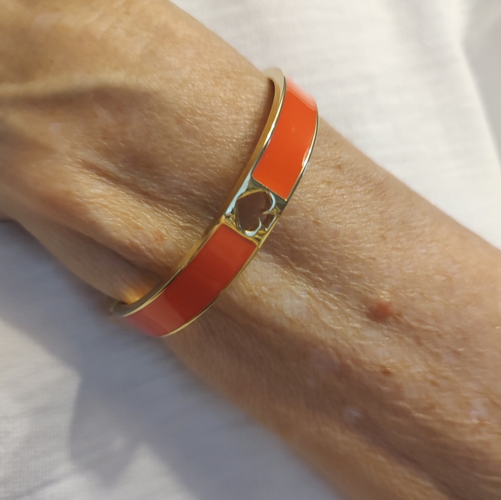 Kate Spade EUC Coral Enamel Hinged Bracelet